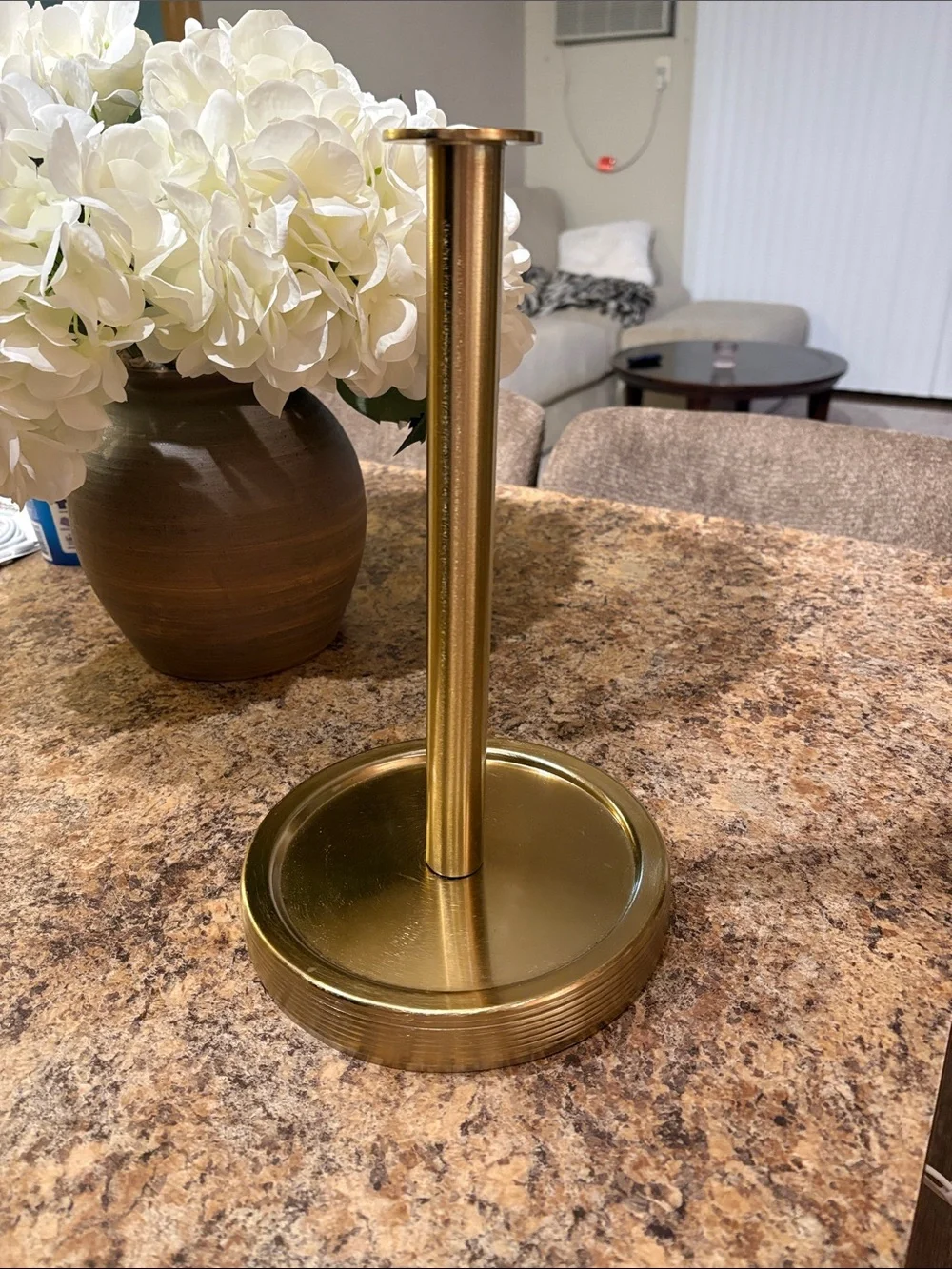 Gold Paper Towel Holder – Sleek Vertical Stand